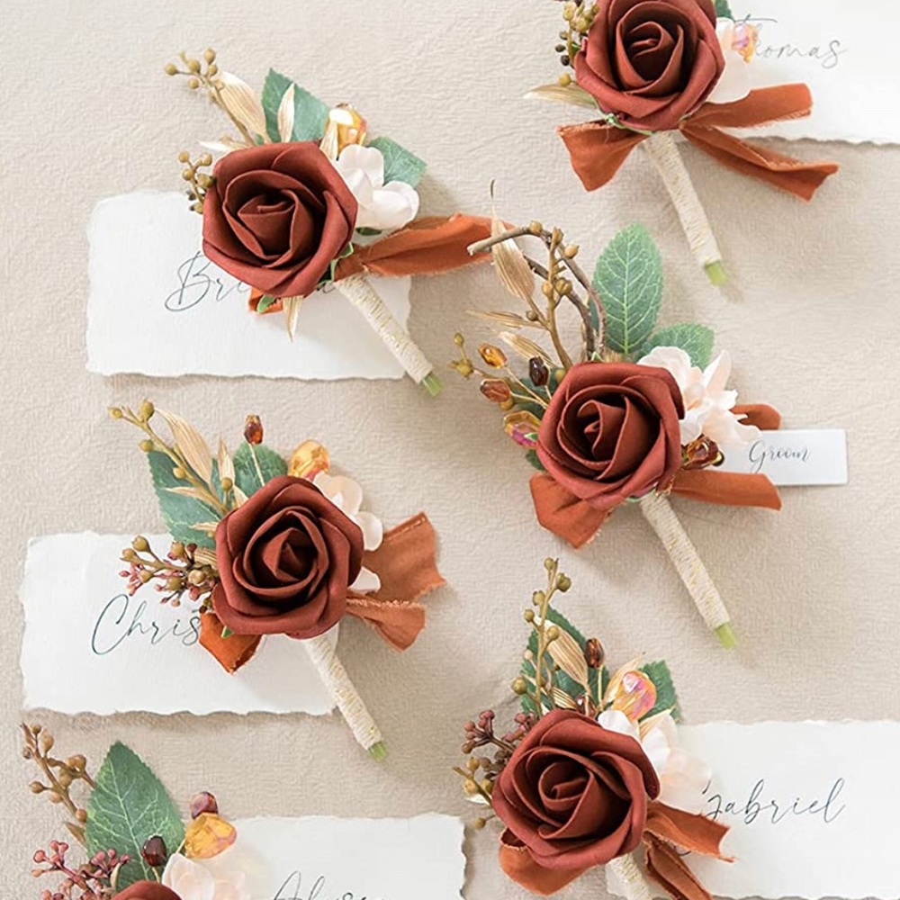 (5) boutonnières